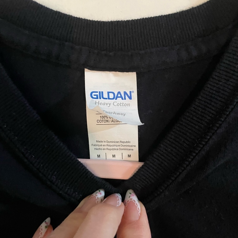 Gildan Black Salem, MA Graphic Tee size medium - Picture 5 of 6